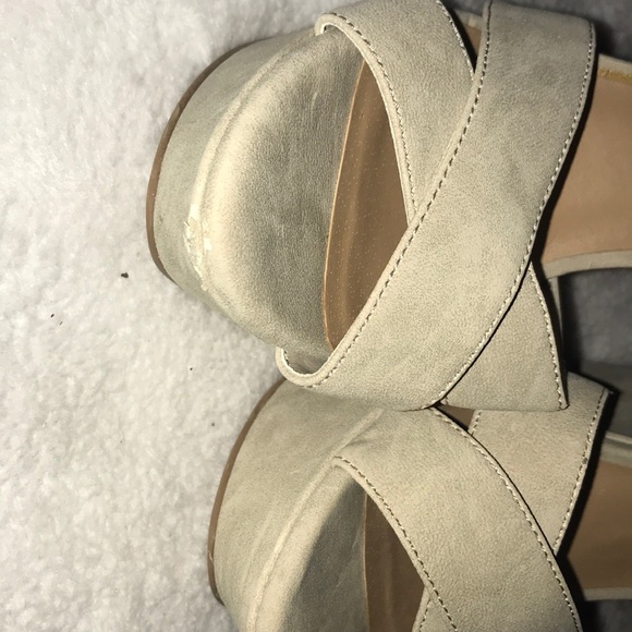 Heels - Picture 2 of 3